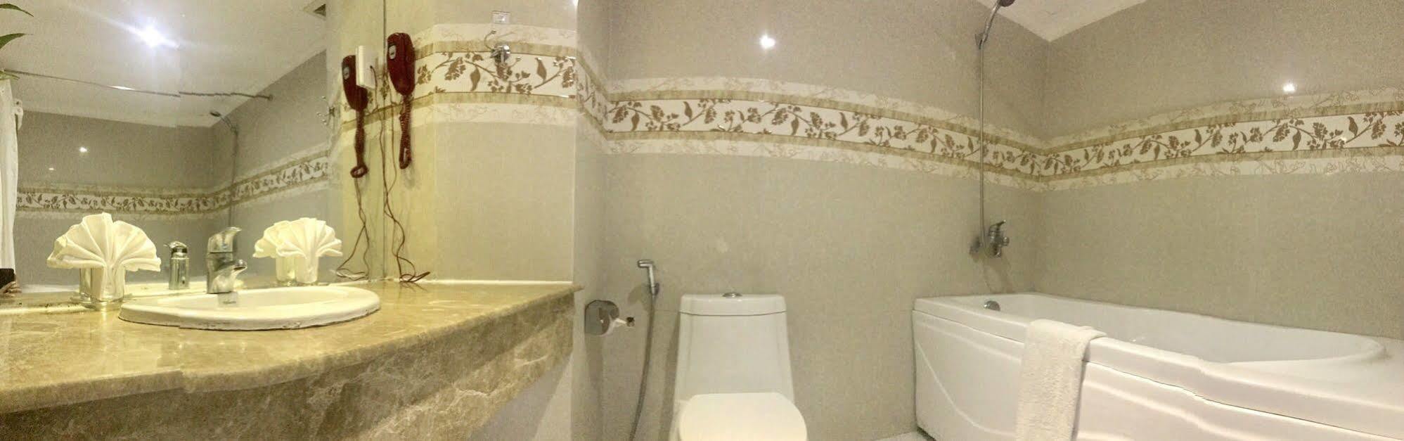 Hoang Yen Hotel Quy Nhon Exterior photo